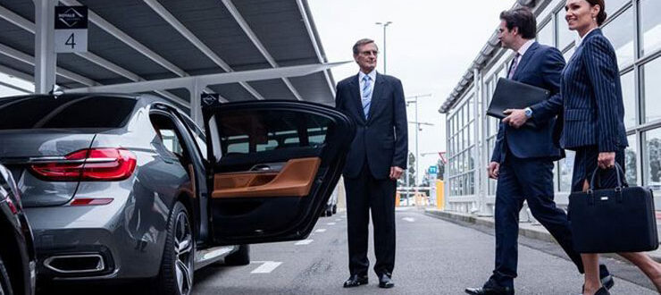 Choosing The Right Chauffeur Service For Your Airport Transfer - Indus Chauffeur