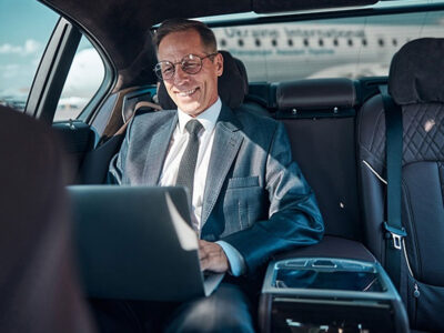 5 Reasons To Hire A Chauffeur Service Instead Of Public Transport